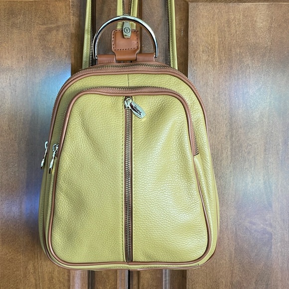 VALENTINA ITALIAN LEATHER BACKPACK LIKE NEW! - Picture 1 of 15